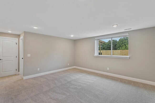 Building Photo - 622 Rapp Dr