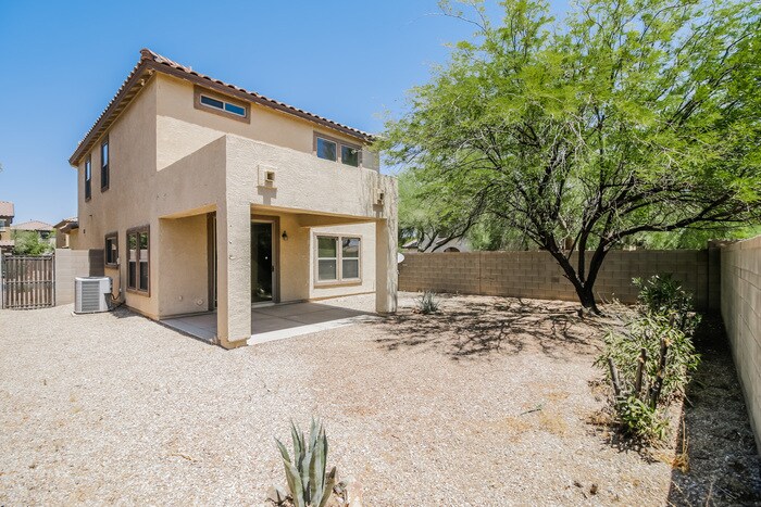 Building Photo - 40275 W Helen Ct