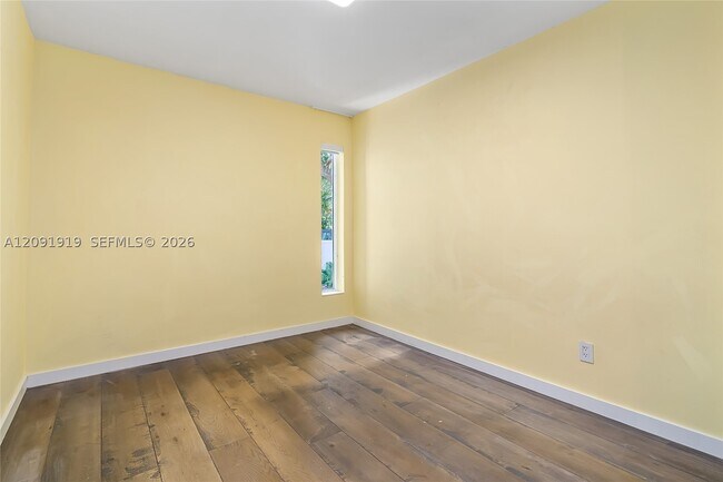 Building Photo - 1600 NE 110th Terrace