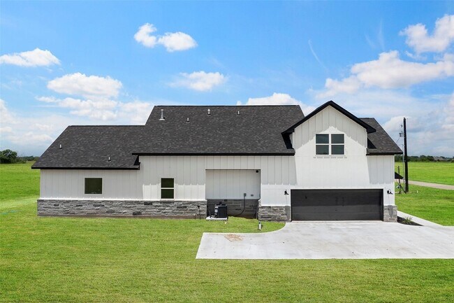 Building Photo - 413 Chuckwagon Trail