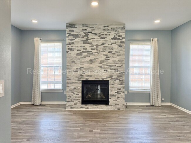 Building Photo - Rare and Modern Downtown Southfield Condo with 3 Beds, 2.5 Baths + 2-Car Garage
