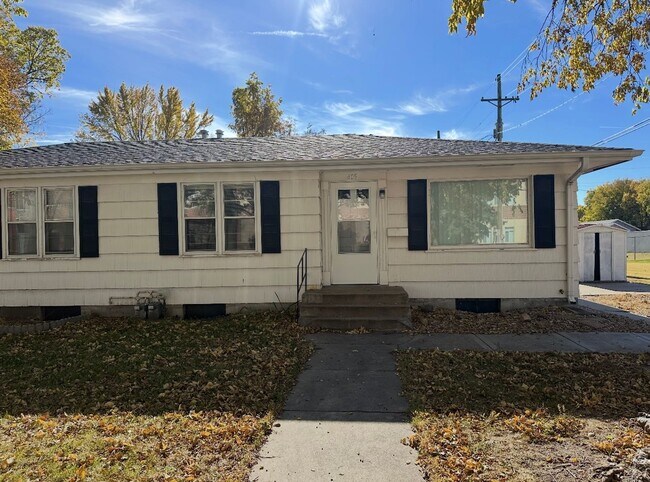 Building Photo - JP409-411 E. Bismark