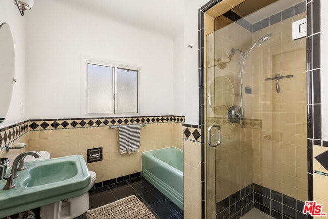 Building Photo - 1147 Westmoreland Ave