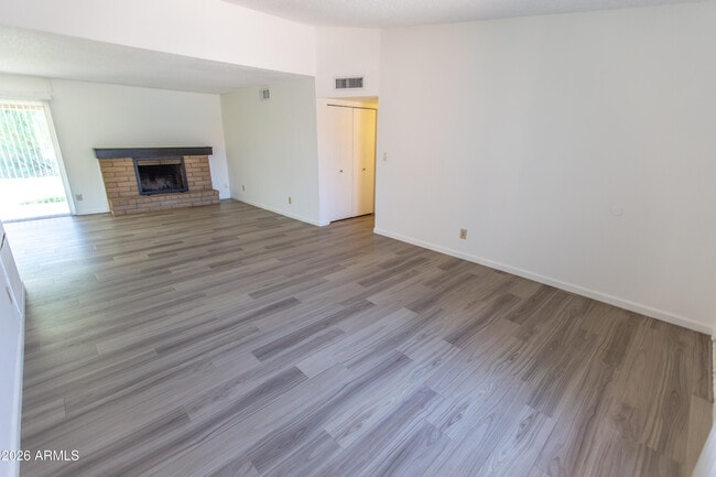 Building Photo - 7911 East Vía de Belleza