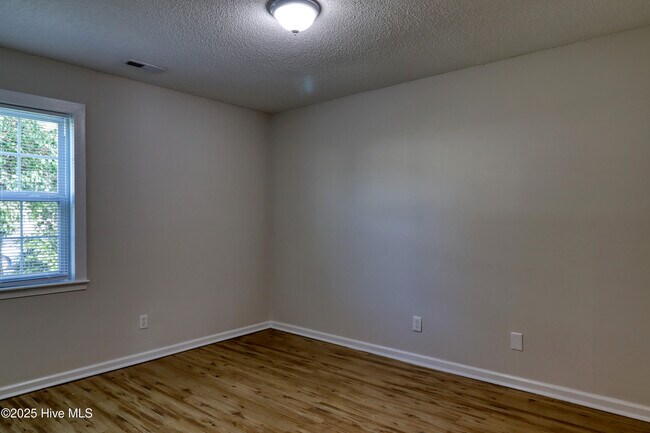 Building Photo - 2314 Indian Dr
