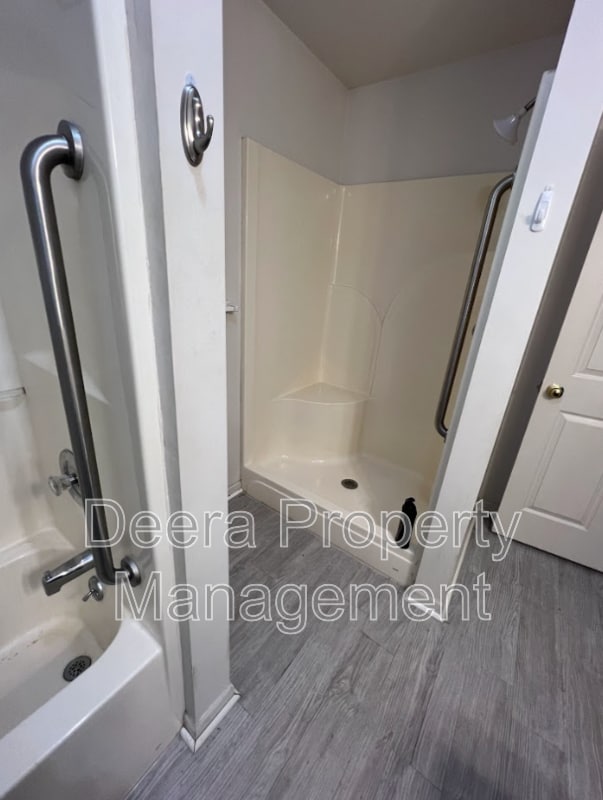 Building Photo - 522 S Sunrise Dr