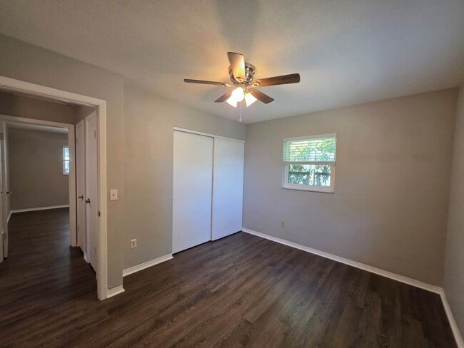 Building Photo - 2 Bedroom 1.5 Bath in the Desirable Disston Heights Neighborhood