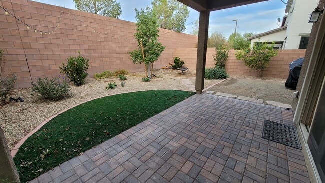 Building Photo - SW BEAUTY!!!   215/RUSSELL AREA