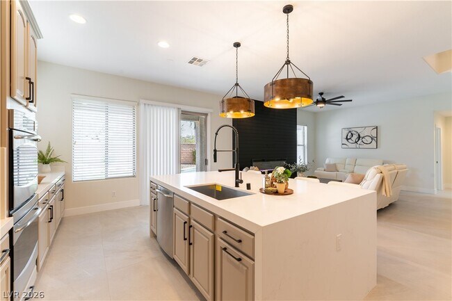 Building Photo - 9632 Staff Ln