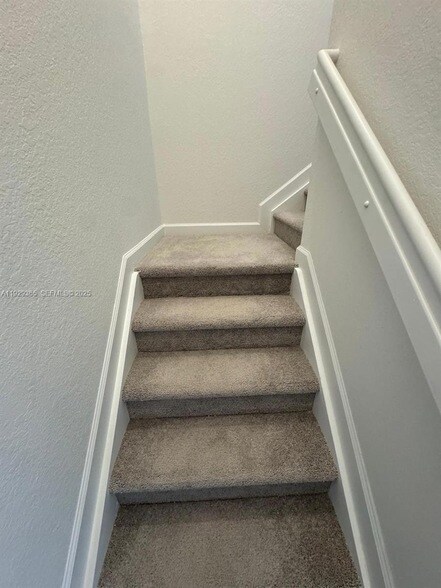 Building Photo - 2825 SE 25th Ave