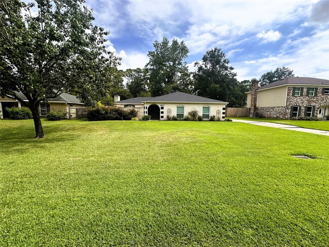 Primary Photo - 6607 Apple Valley Ln