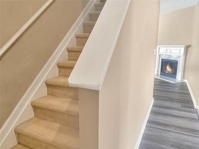 Building Photo - 3033 Kentmere Dr