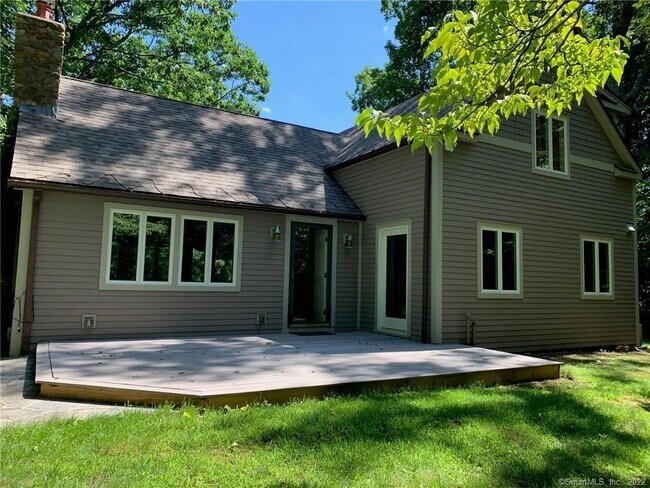 Building Photo - 135 Oregon Rd
