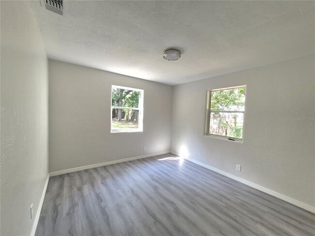 Building Photo - 618 Aurora St