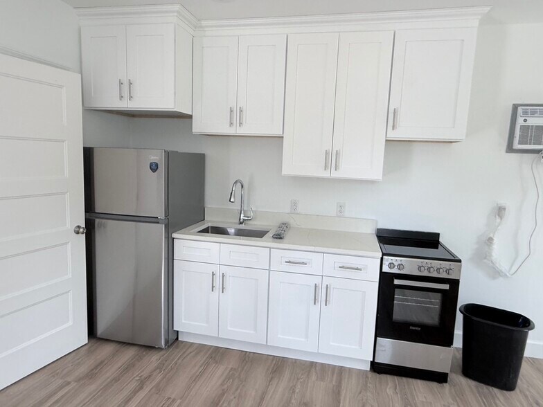 Building Photo - 1520 Blue Sage Dr