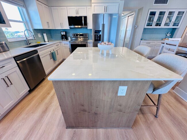 Building Photo - 555 Gulf Way