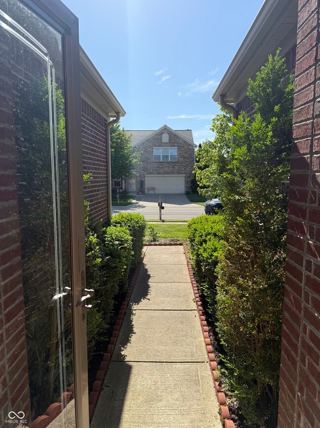 Building Photo - 1055 Woodfield Ct
