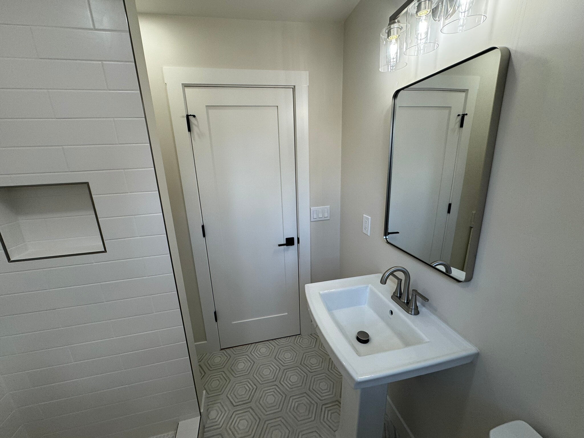Guest Bath - 3185 Oriole Dr