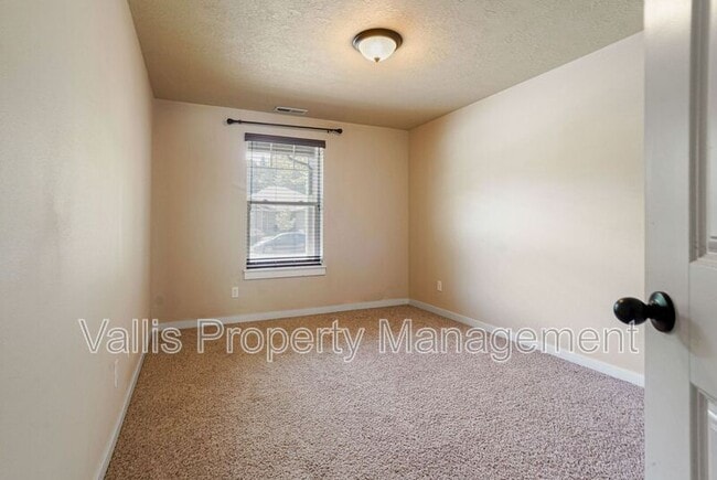 Building Photo - 2387 Equestrian Loop S