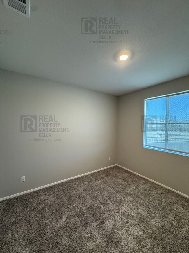 Building Photo - Gorgeous Menifee Pool Home with Downstairs...