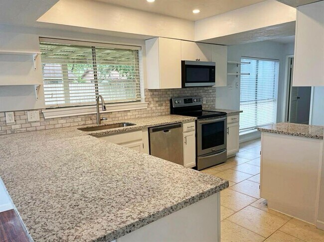 Building Photo - 14423 Cypress Leaf Dr