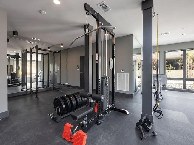 Building Photo - 303 31st Ave N