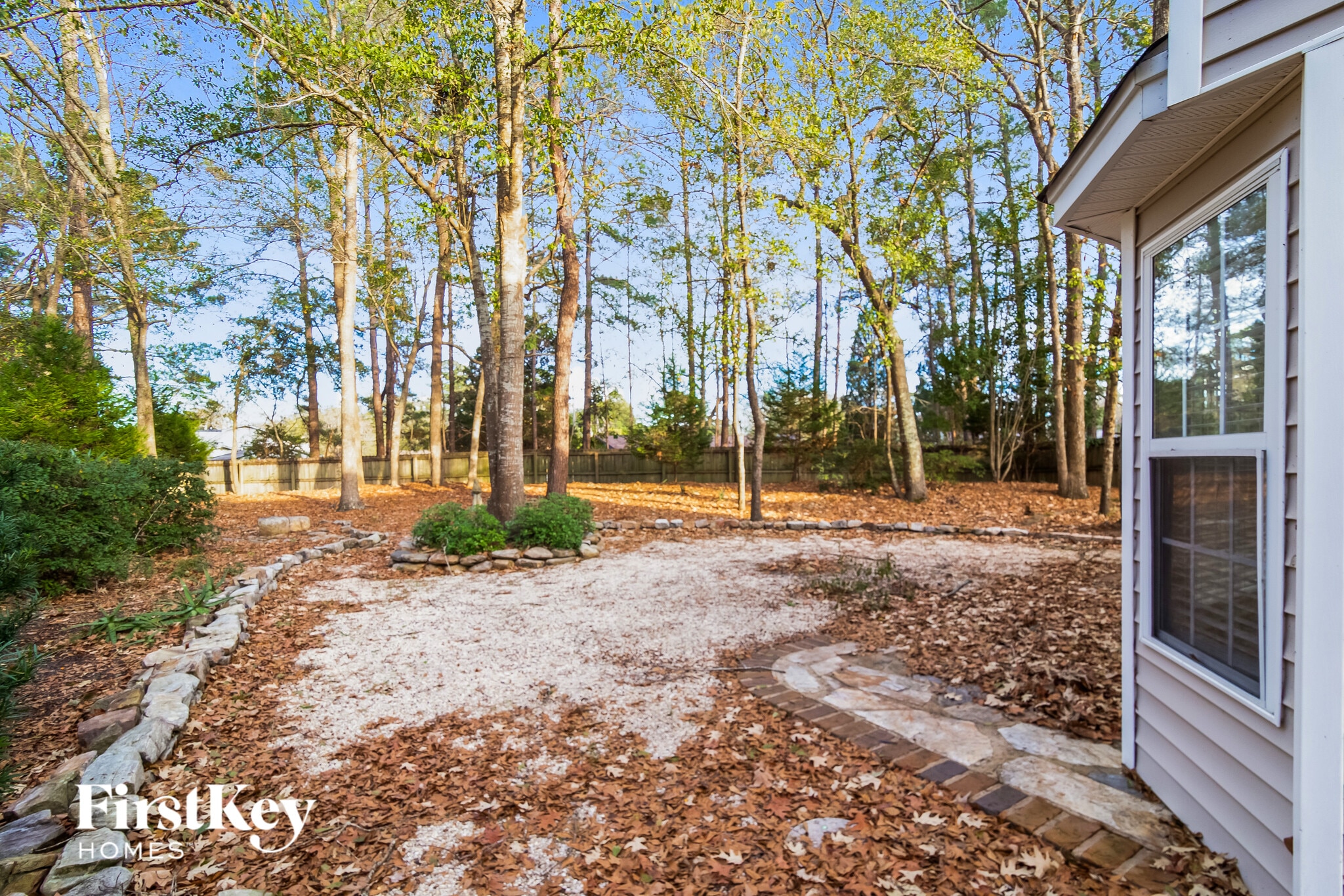 Building Photo - 7873 Sabalridge Dr