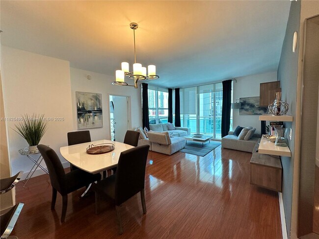 Building Photo - 951 Brickell Ave
