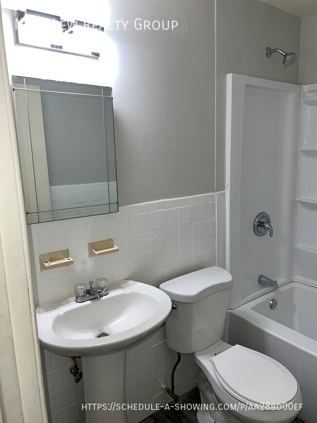 Building Photo - 260 Church St NE