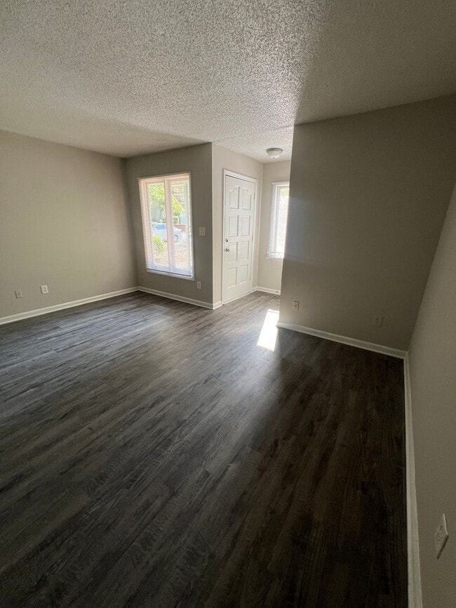 Building Photo - 1 bedroom condo for $1050(1st floor)  Clos...