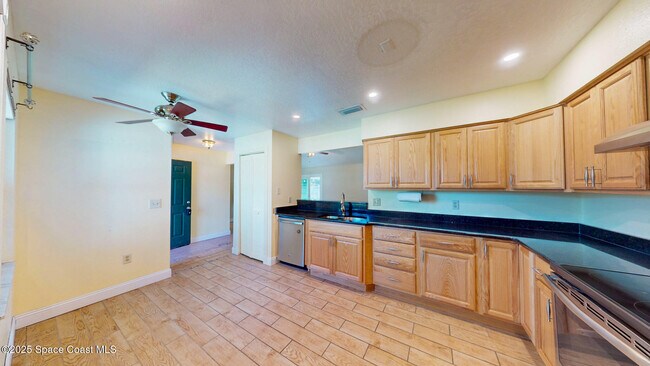 Building Photo - 871 Southern Pine Trail