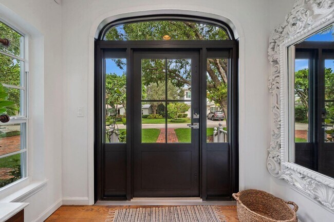 Building Photo - 302 NW 16th St