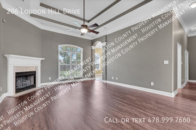 Building Photo - Single level - Split floor plan - All bric...