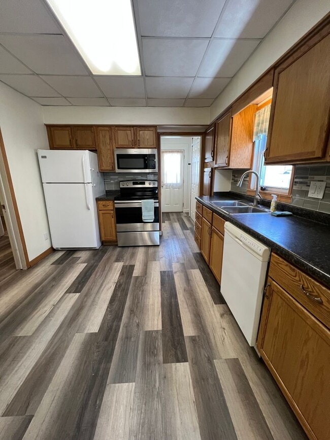 Building Photo - 3711 W 4th St