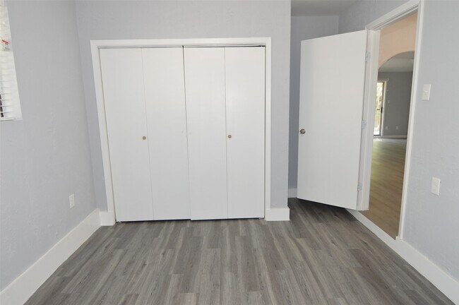 Building Photo - 5214 Beaverhill Dr