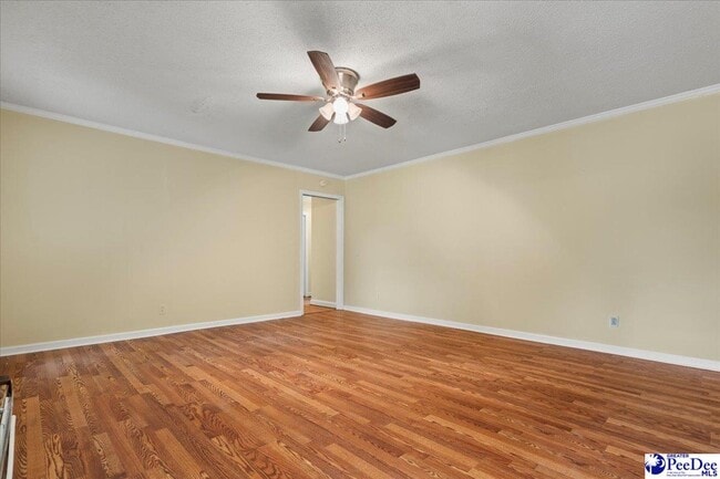 Building Photo - 3820 W Lake Dr