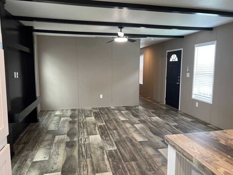 Building Photo - 150 Tonkawa Trl