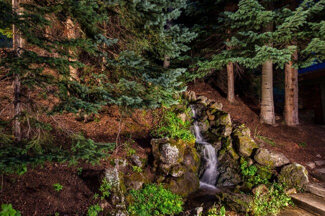 Building Photo - 18 Edgewood Ln