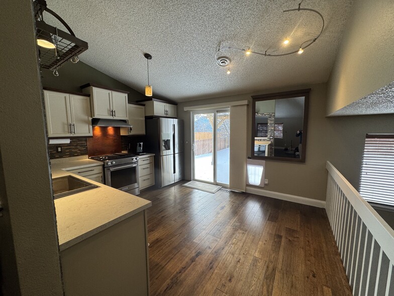 Kitchen - 1311 Walden Ct