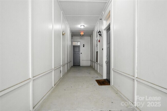 Building Photo - 301 E Tremont Ave