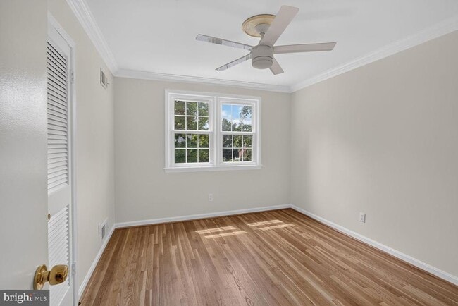 Building Photo - 6035 Chatsworth Ln