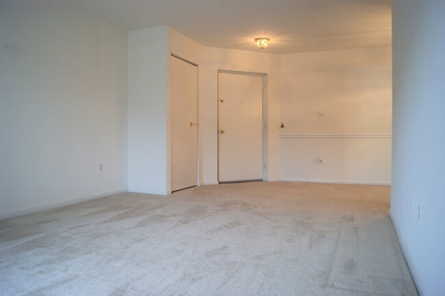 Building Photo - Charming 2 Bedroom/2 Bathroom Apartment in Perry Hall, MD!