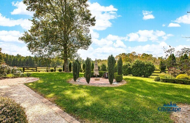 Building Photo - HISTORIC FARMHOUSE ON AN ACRE IN MANAKIN
