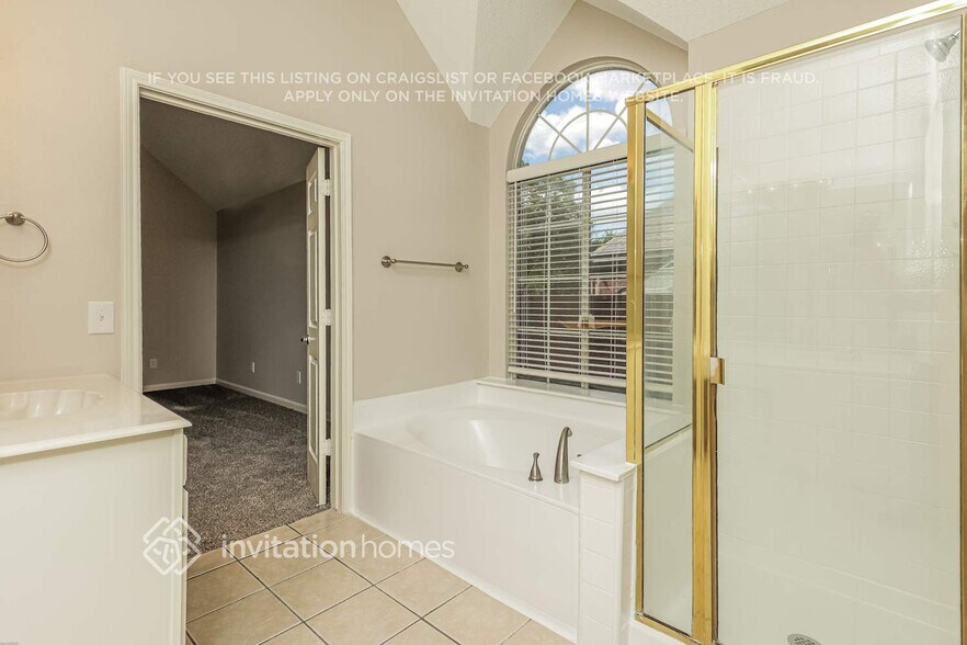 Building Photo - 10313 Napa Valley Dr
