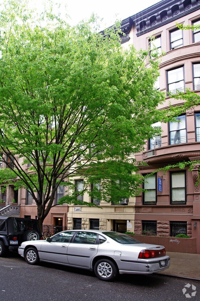 Building Photo - 33 W 87 Street
