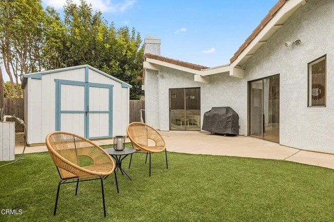 Building Photo - 2226 Sanderling St