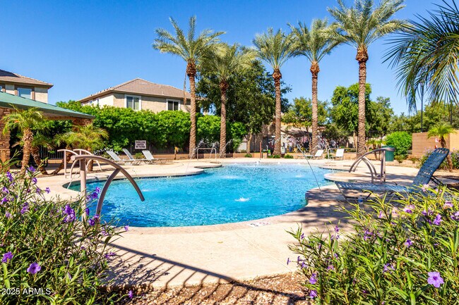 Building Photo - 4287 E Tyson St