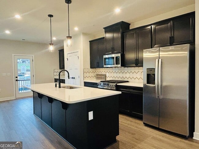 Building Photo - 420 Thatch Ter