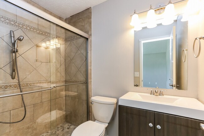 Building Photo - Spacious 3-bedroom Home in Groveport, OH