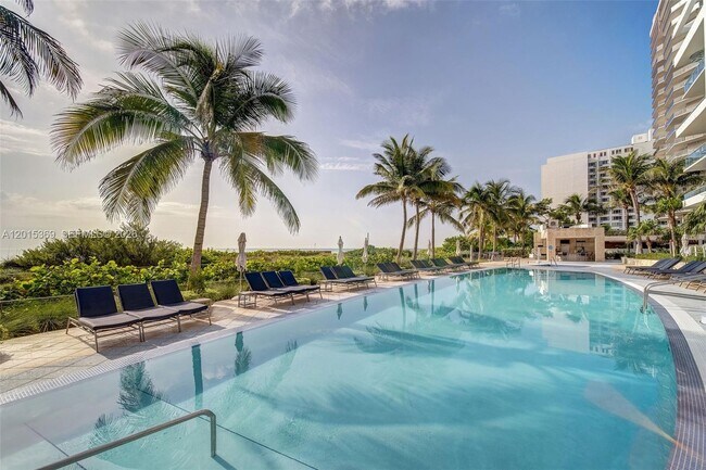 Building Photo - 6899 Collins Ave